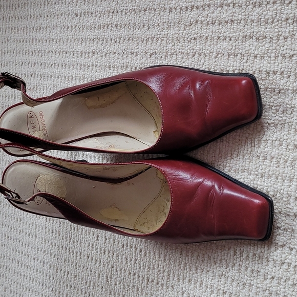 Burgundy pointy toe heals - Picture 6 of 6